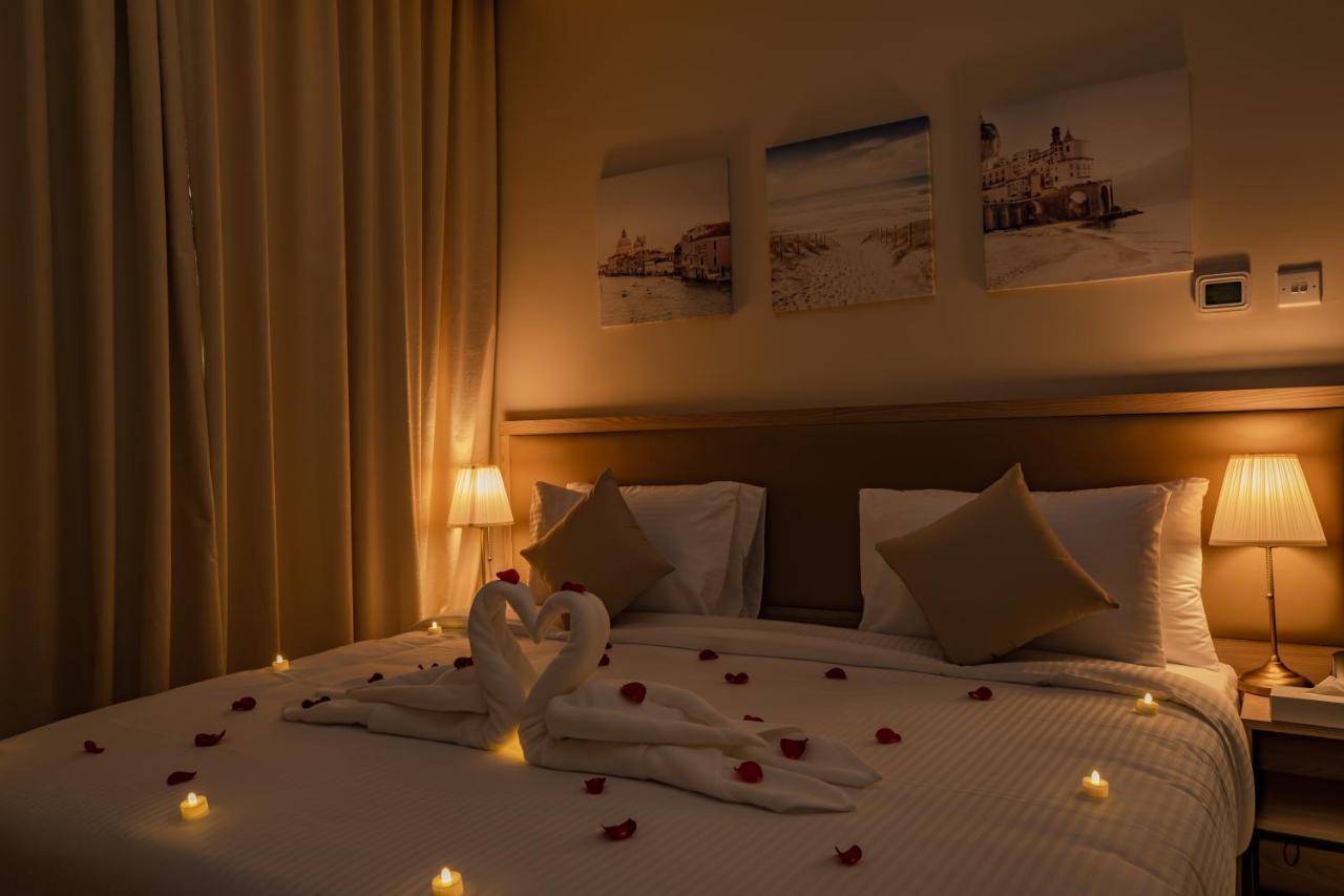 Platinum Coast Hotel Apartments フジャイラ エクステリア 写真 A bedroom at the hotel