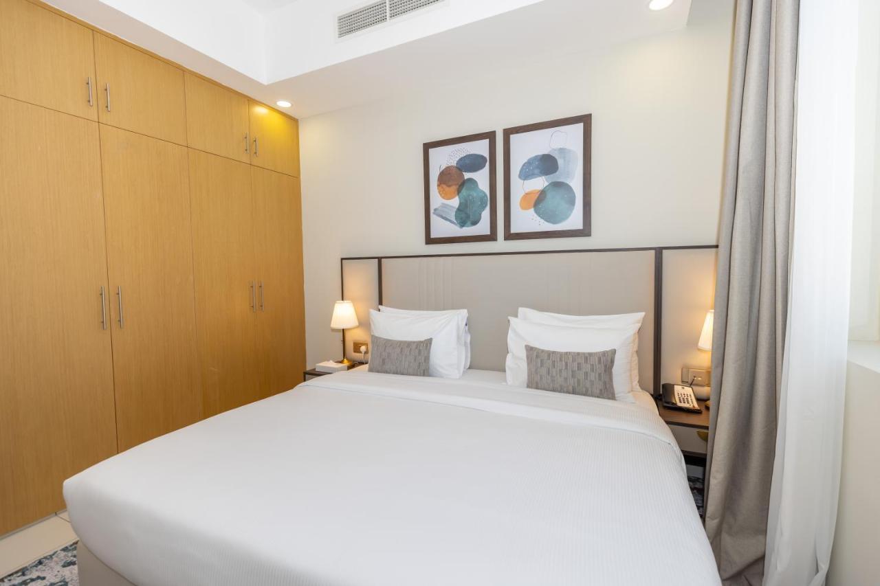 Platinum Coast Hotel Apartments フジャイラ エクステリア 写真 A bedroom at the hotel